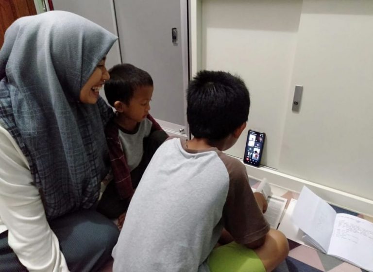 Pengaruh Kebiasaan Orang Tua Pada Anak