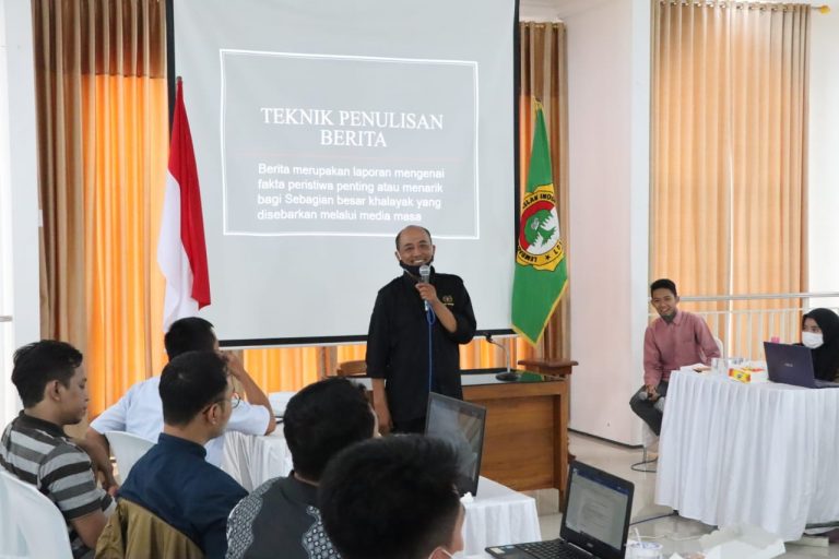 PWI Berikan Kuliah Gratis pada 25 Pemuda LDII Kediri