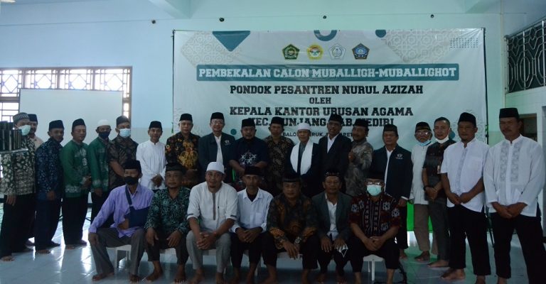 300 Santri Ponpes Nurul Azizah Ikuti Pembekalan Calon Muballigh